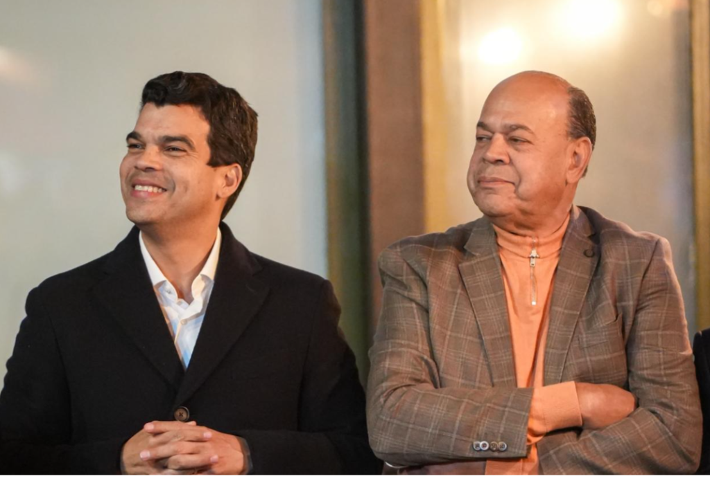 Wellington Arnaud recibe respaldo de Augusto Taveras quien asumirá la responsabilidad de manejar las finanzas del proyecto en el exterior